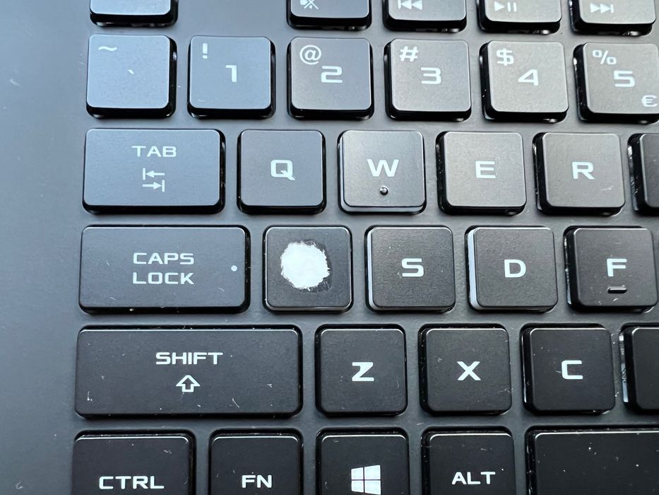 Laptop 17” RTX2080 i7-8750H 16GB RAM 144Hz IPS ASUS ROG G703GX