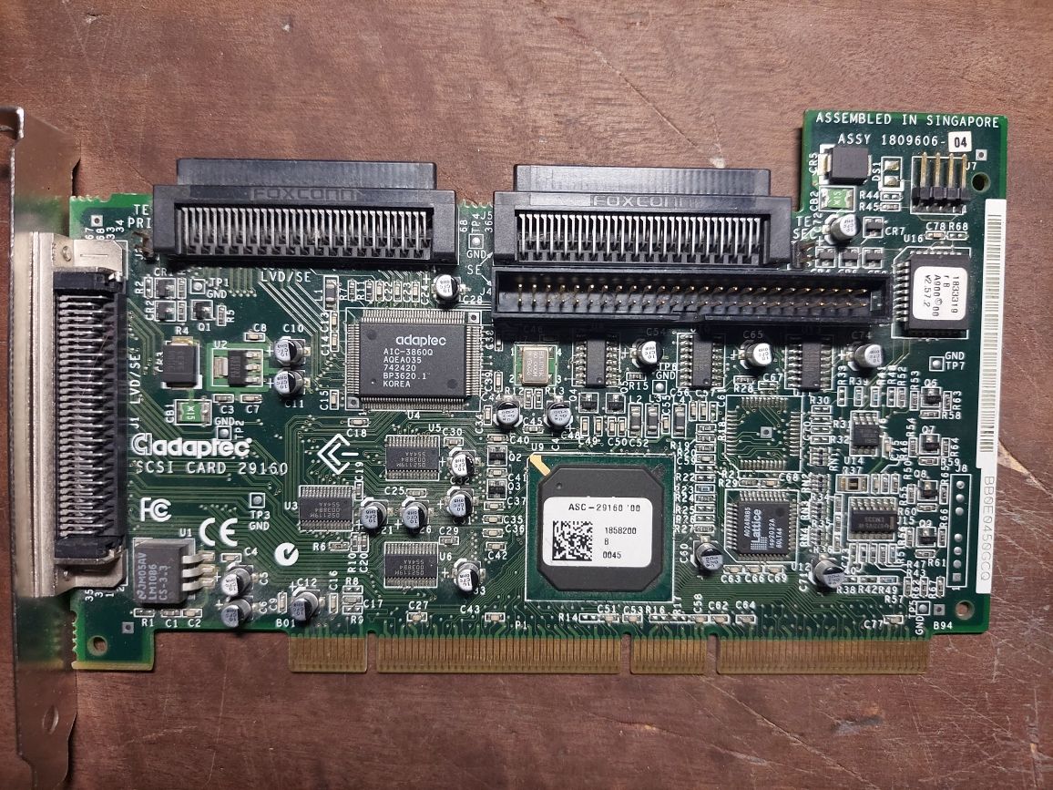 Контролер Adaptec SCSI CARD 29160
