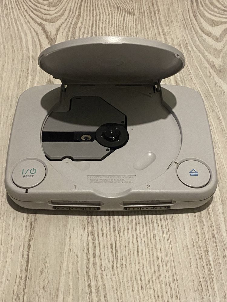 PlayStation one  w pelni  sprawne