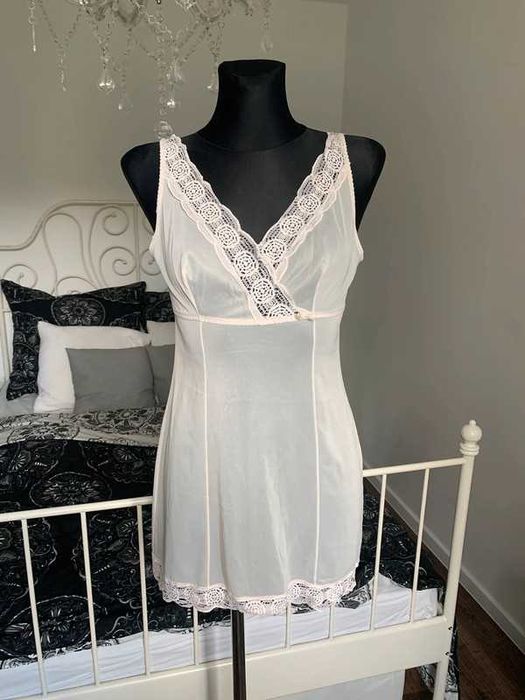 Koronkowa półprzezroczysta koszula nocna vintage retro halka beżowa M