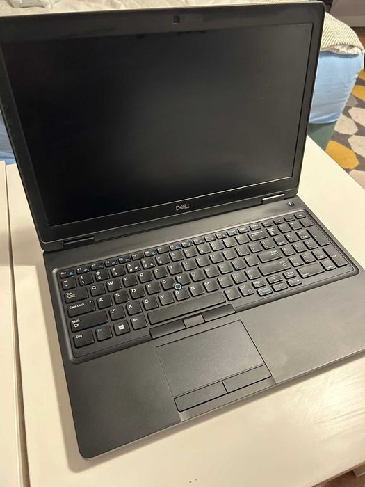 Dell latitude 5590