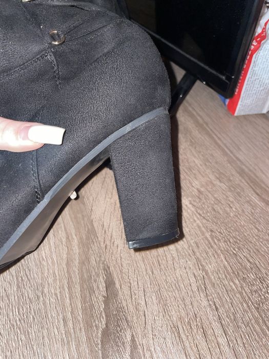 Сапожки , чорного кольору , 40 розмір