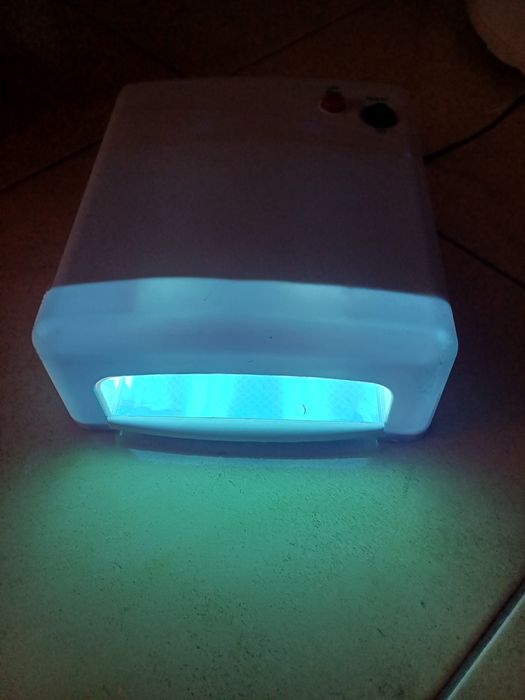 Sprzedam lampę do hybrydy