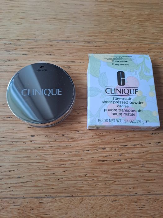 Puder do twarzy clinique stay-matte stay buff 01