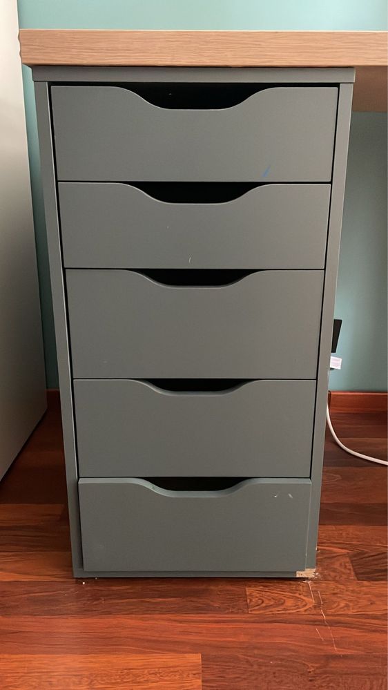 biurko Ikea z komoda