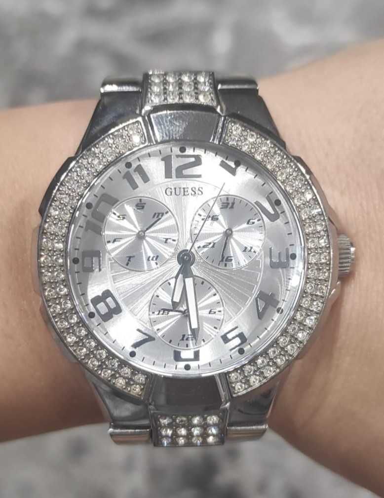 Srebrny zegarek damski Guess G12557L