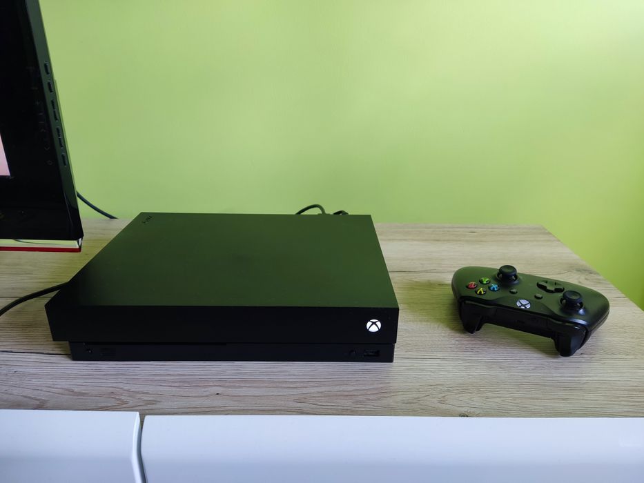 Xbox One X 1TB 4K HDR Stan BDB EA FC 26 Fortnite Hitman 3 PES 2026 LEG