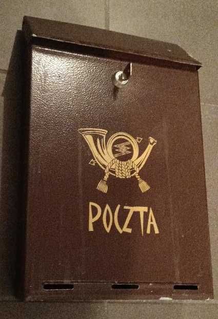 brązowa skrzynka pocztowa