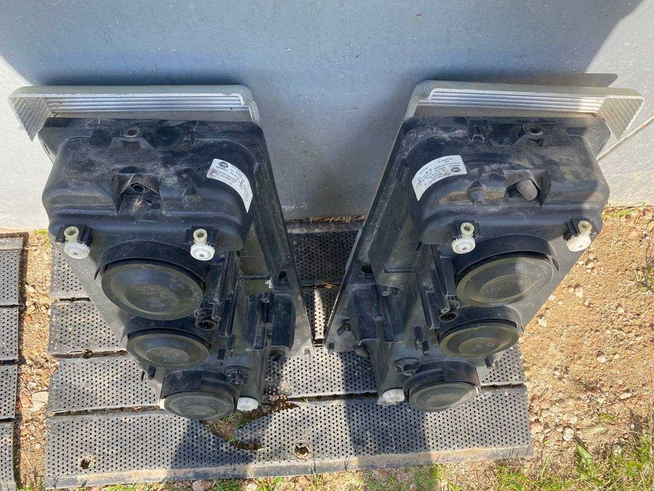 Фари Renault Magnum оригінал Hella