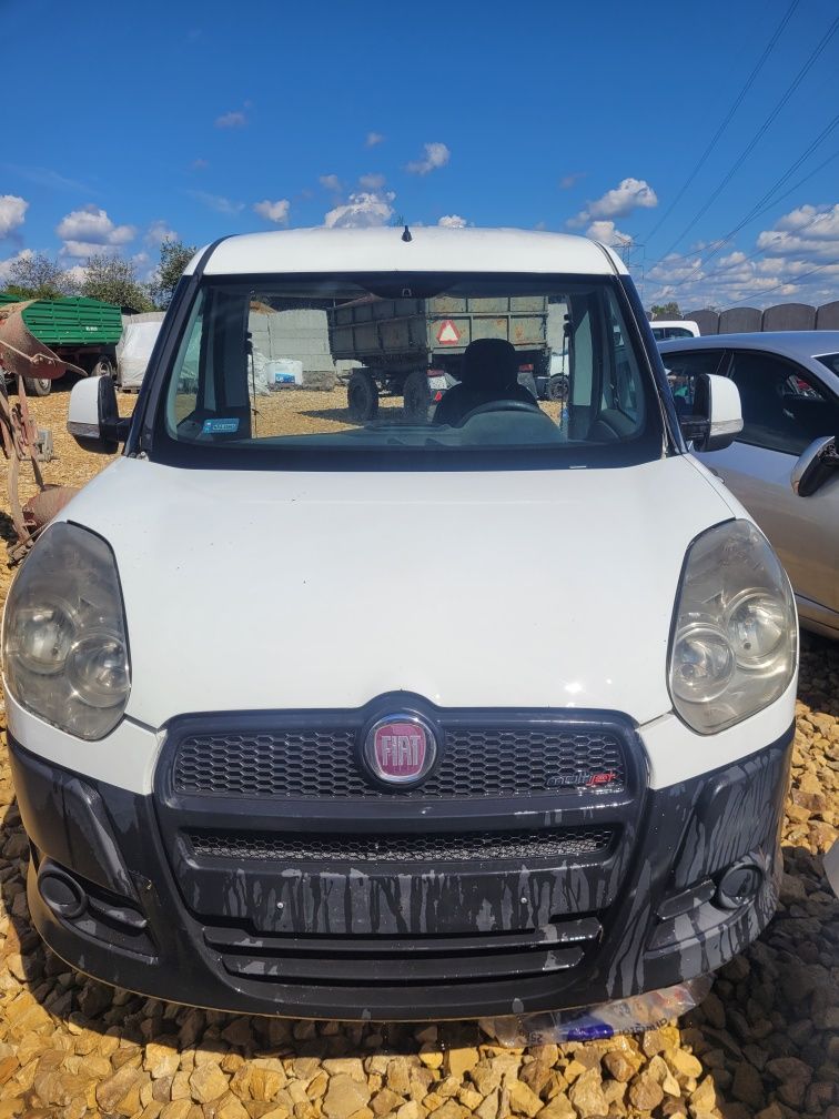 Kompletny Przód  Fiat Doblo III