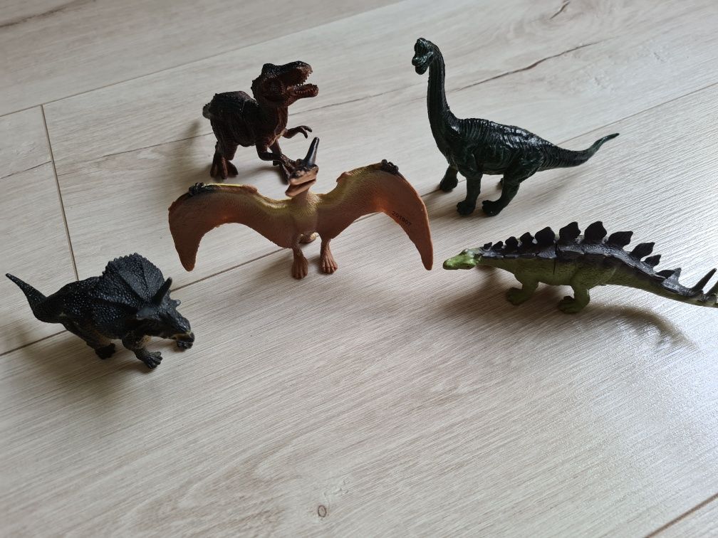 Figurki dinozaury