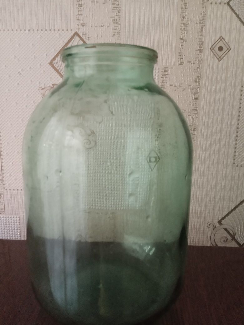 Продам     бутли 3л 1л ,0 ,650  л,0,5 л о.450
