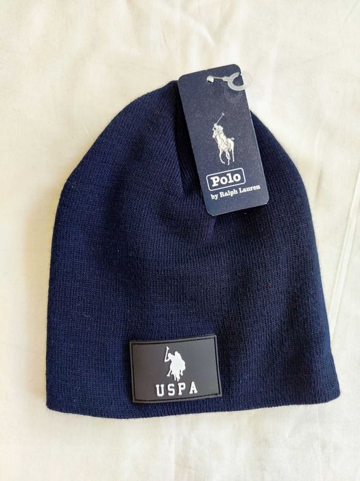 Czapki zimowe różne rodzaje Guess Nike czapka