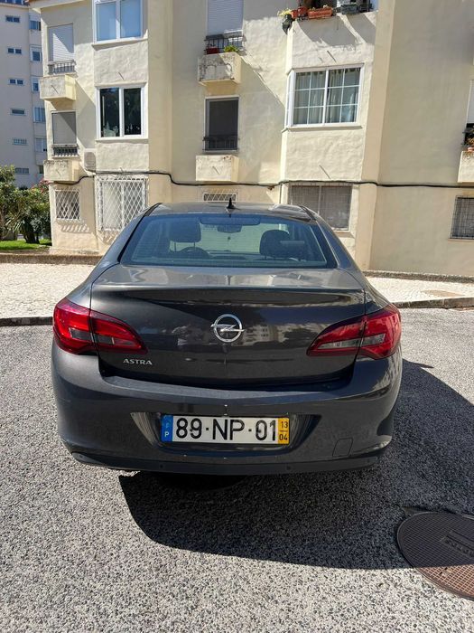 Opel Astra 1.7 Notchback