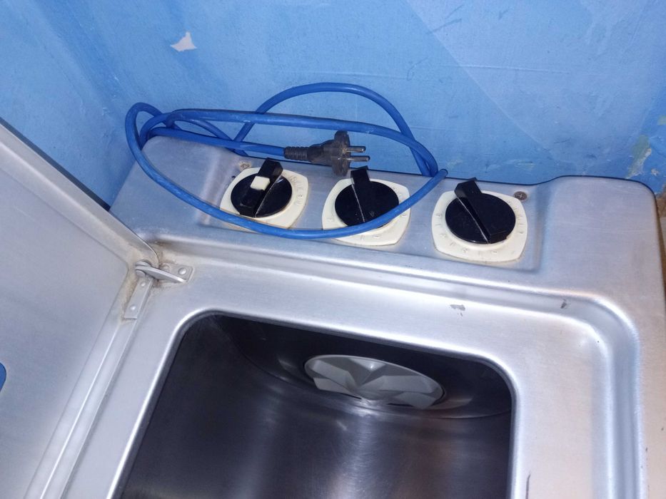 Стиральная машина  полуавтомат "Чайка-3"