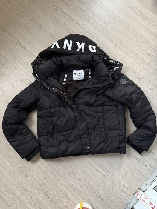 Пуховик DKNY американского бренда