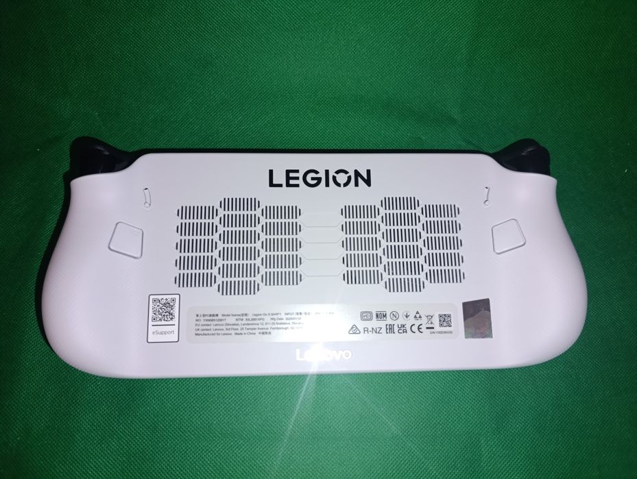 Consola portátil Lenovo Legion Go S *z2 go* (3 anos garantia)