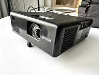 Projektor laserowy EPSON EF-11 + Google Chromecast + Torba
