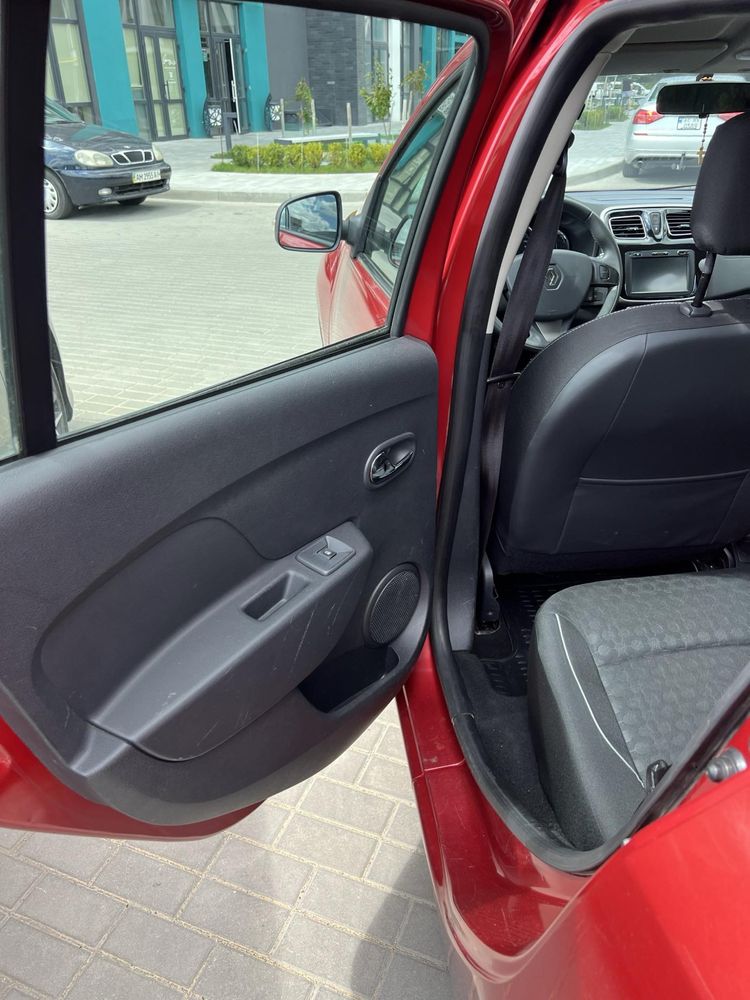 Renault Sandero 2013