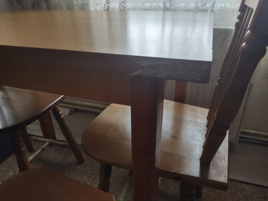 Drewniany zestaw.Stół+2 krzesła+2 stołki.