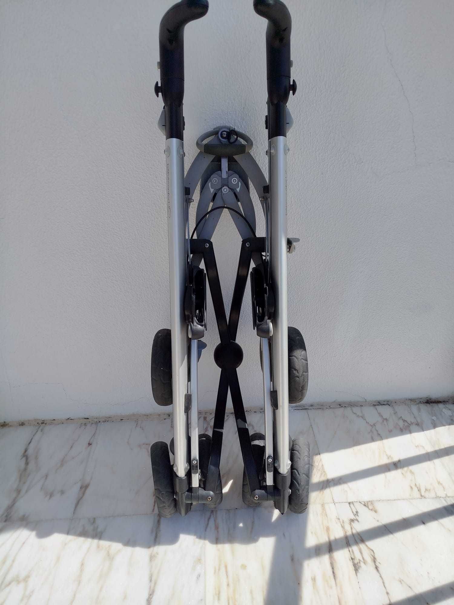 Carrinho de bebé Confort