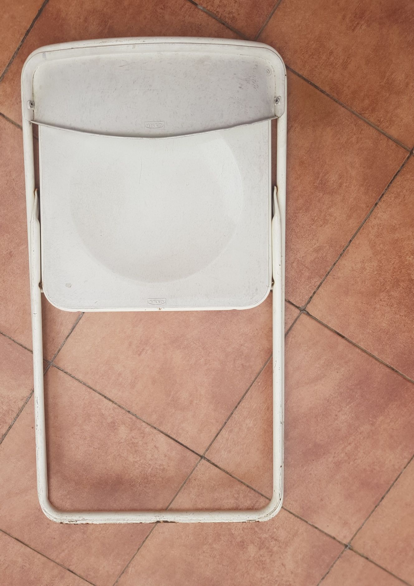 Plastikowe krzesło składane marki Ikea