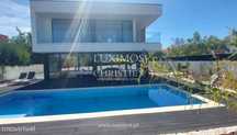 Moradia V4 com piscina para venda em Portimão, Algarve