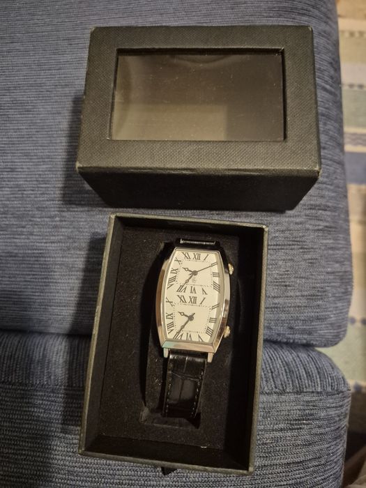 Relogio Emirates Dual Time Quartz