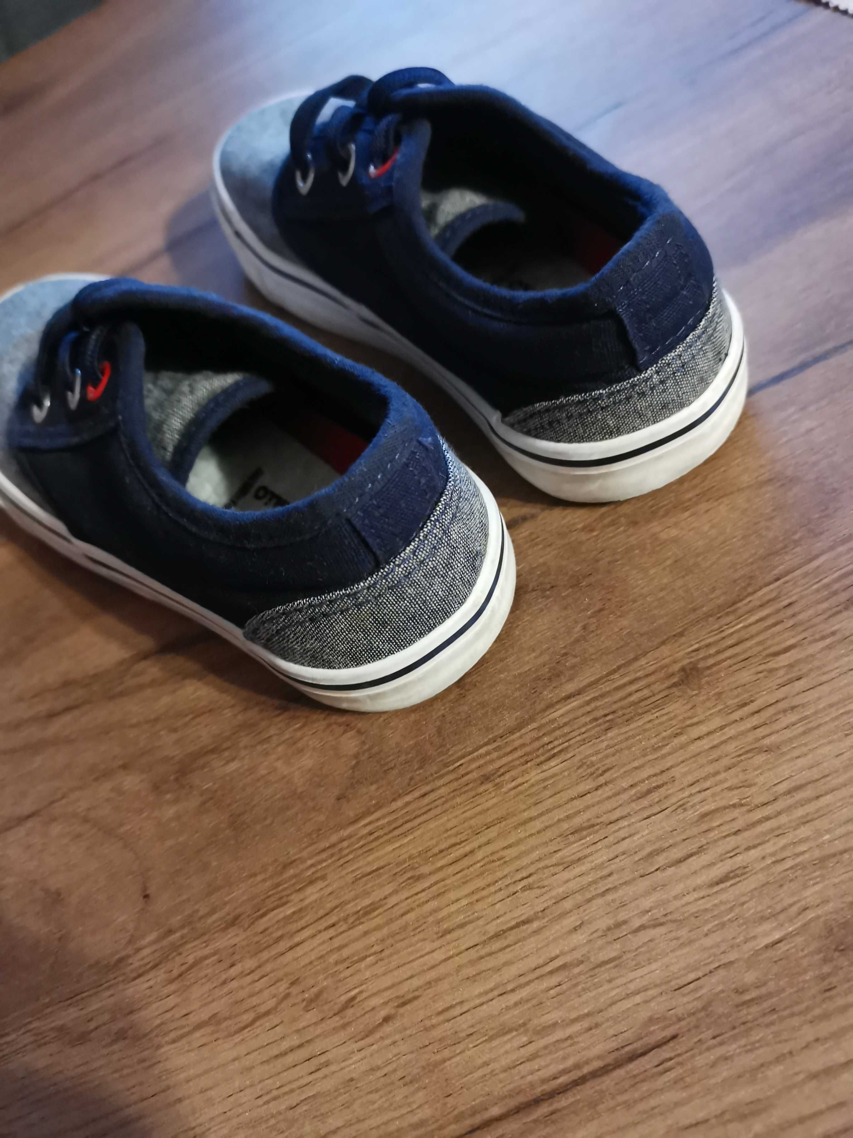 Buty tenisówki szkolne Trampki Coccodrillo rozm. 30 jak nowe