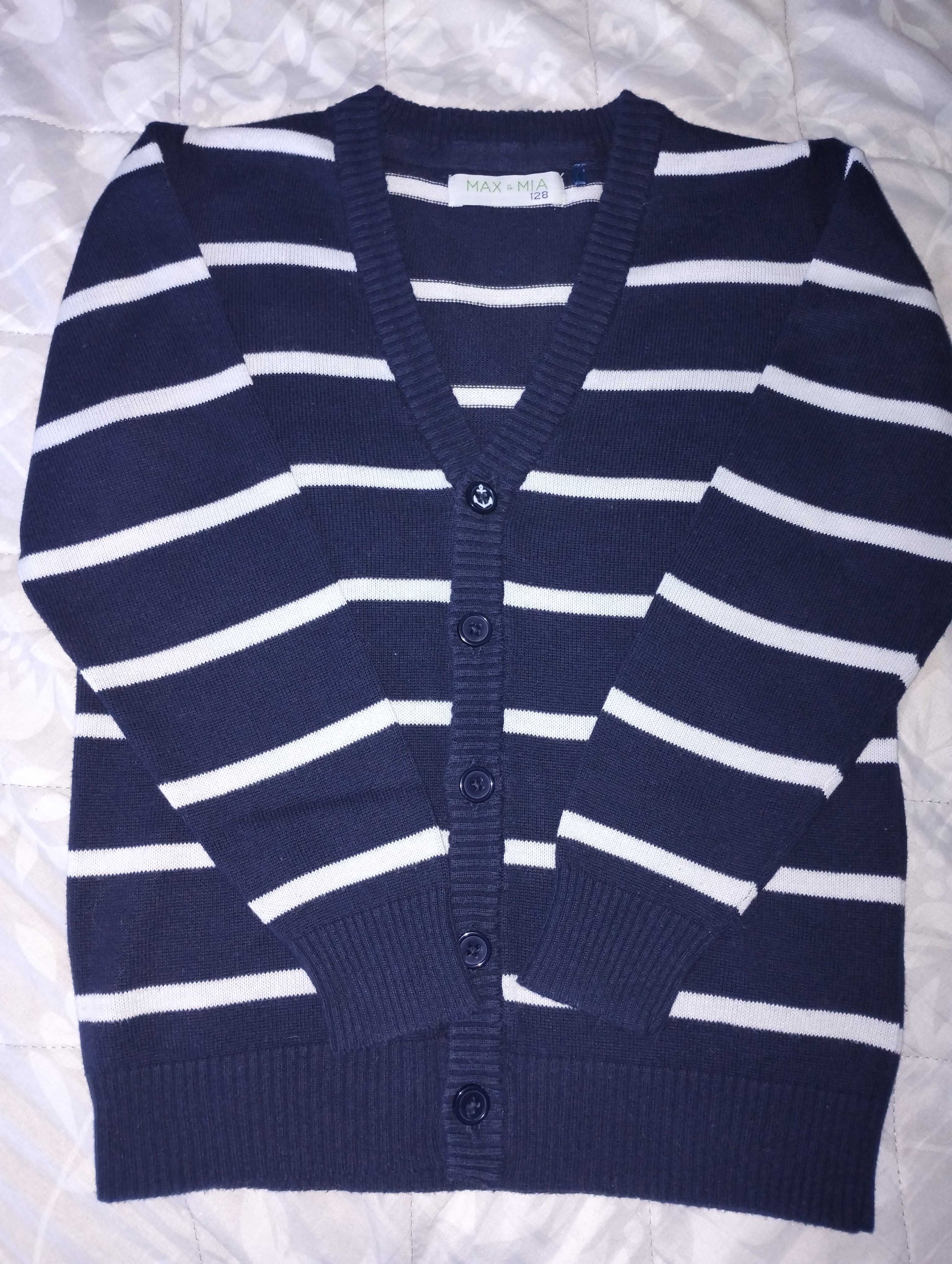Sweter na guziki 128