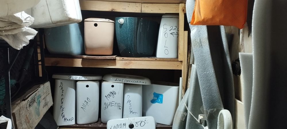 Продам бачки, крышки ,унитазы.