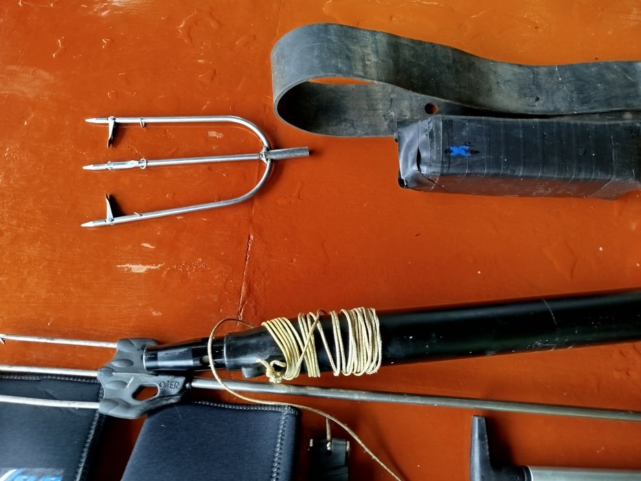 Комплект для підводного полювання.