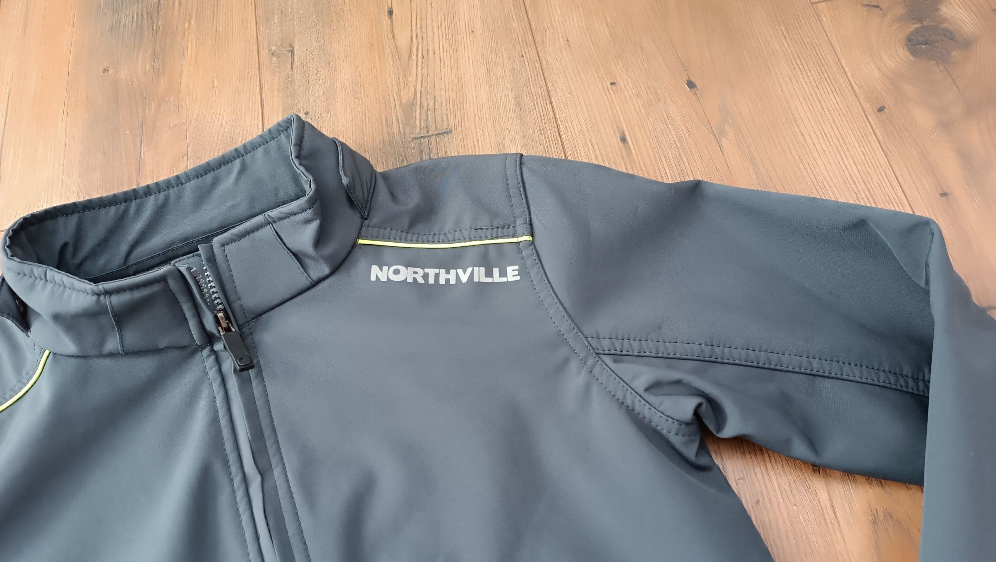 Kurtka 152 Softshell Northville wiatroszczelne wodoszczelna. C&A