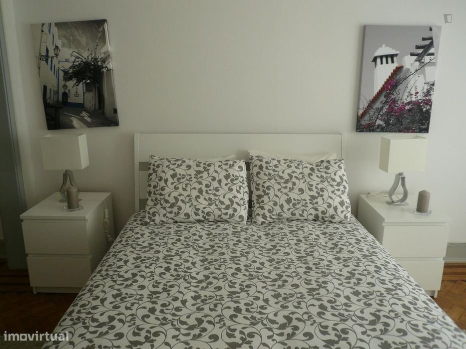 69416 - Quarto com cama de casal em apartamento...