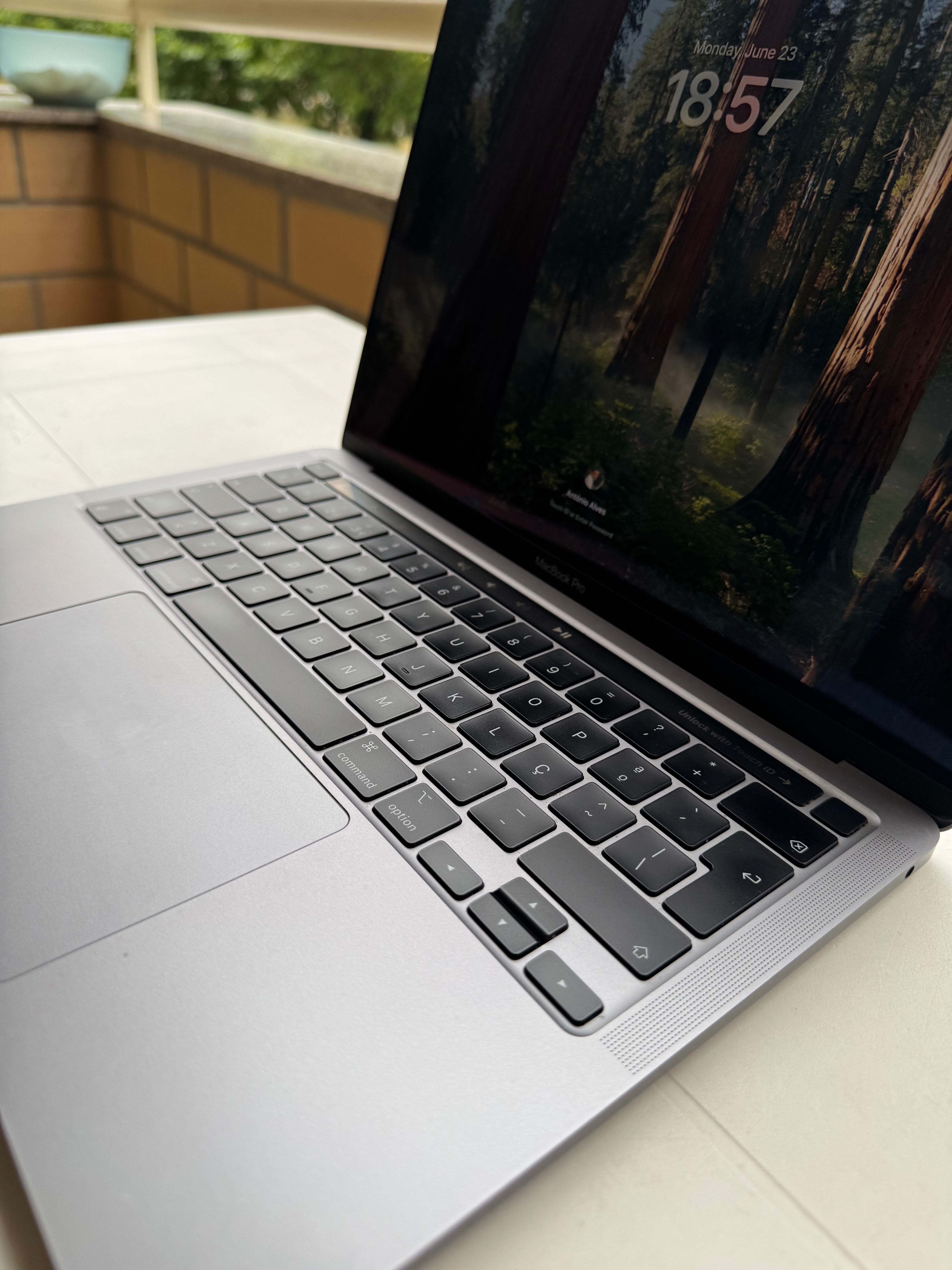 M1 MacBook Pro 2020