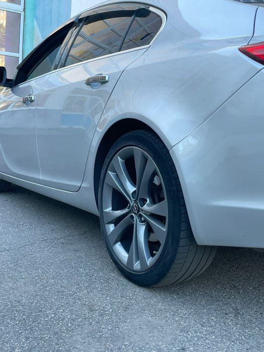 Автомобіль Opel Insignia