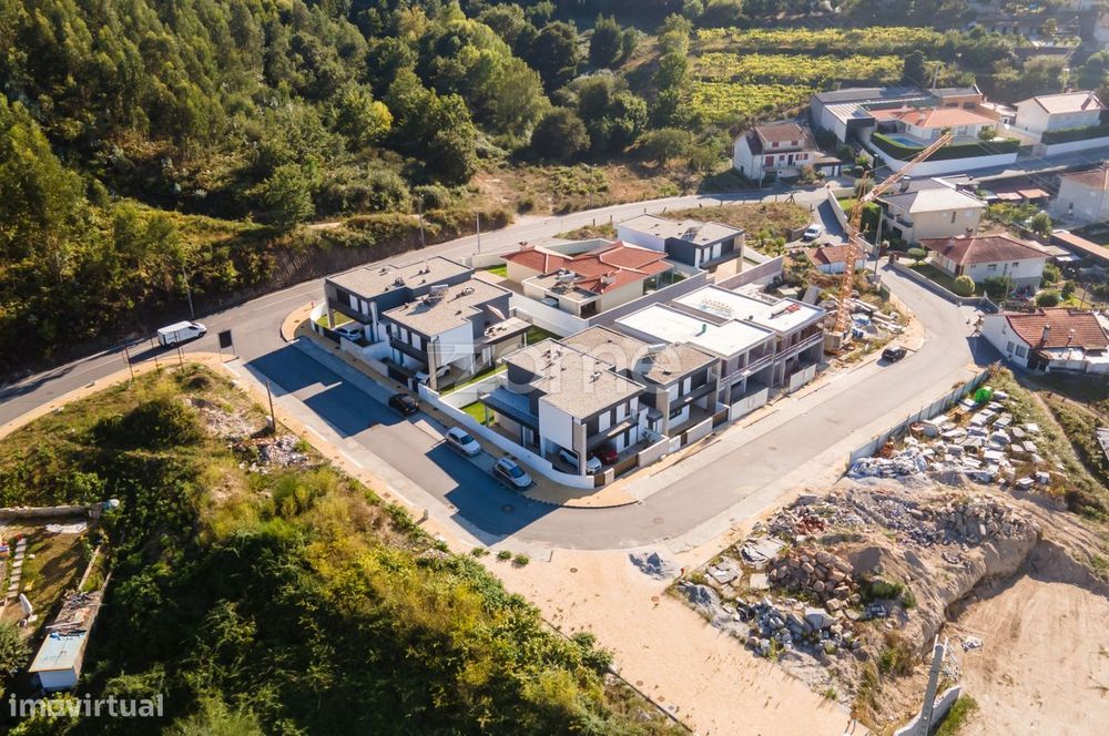 Vista Vale - Moradia T3 em Vale S. Cosme - Lote 13 - 3ª Fase