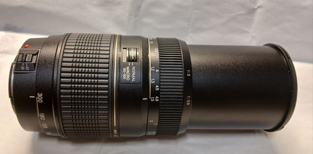 Tamron AF 70-300 F4/5.6 LD Macro 1: 2 p/ CANON
Com caixa origina