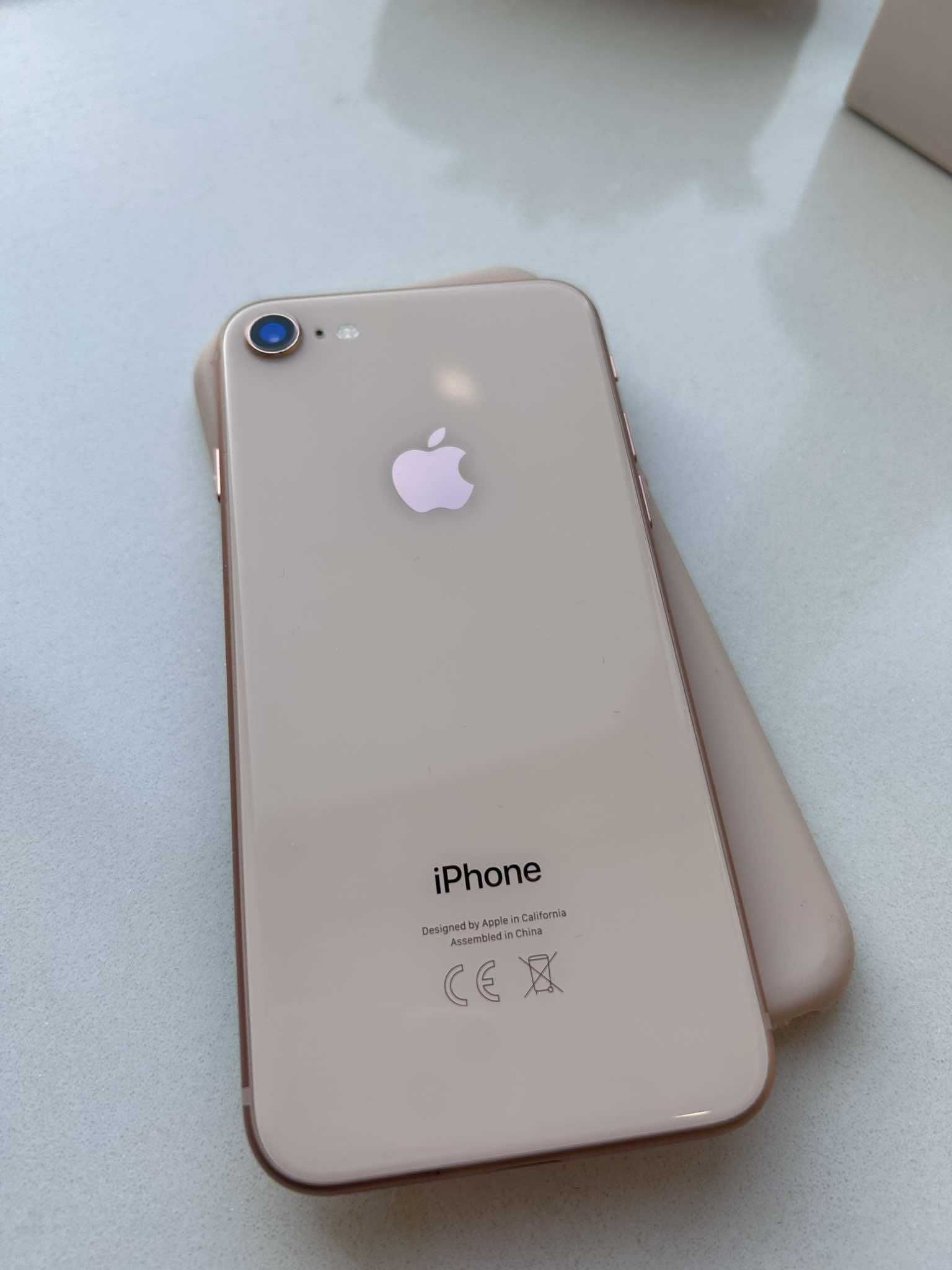 Sprzedam iPhone 8