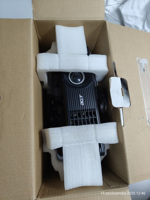 Projektor Acer x1110 dlp w bardzo dobrym stanie