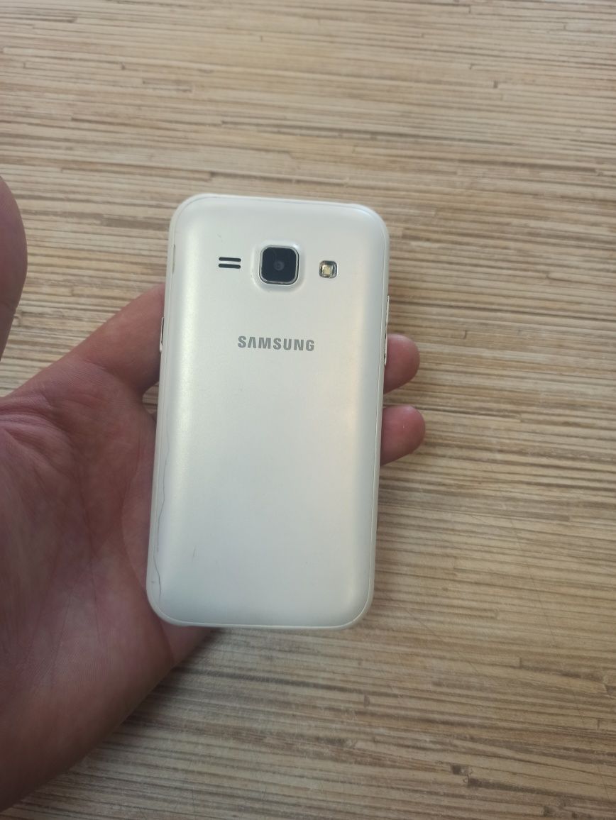 Сенсорний телефон Samsung