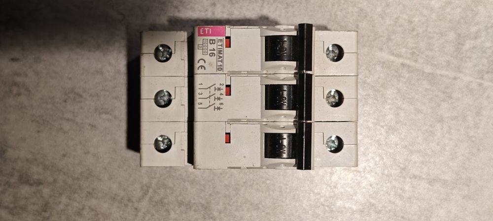 Trójbiegunowy wyłącznik nadprądowy ETIMAT 10 3P B 16A