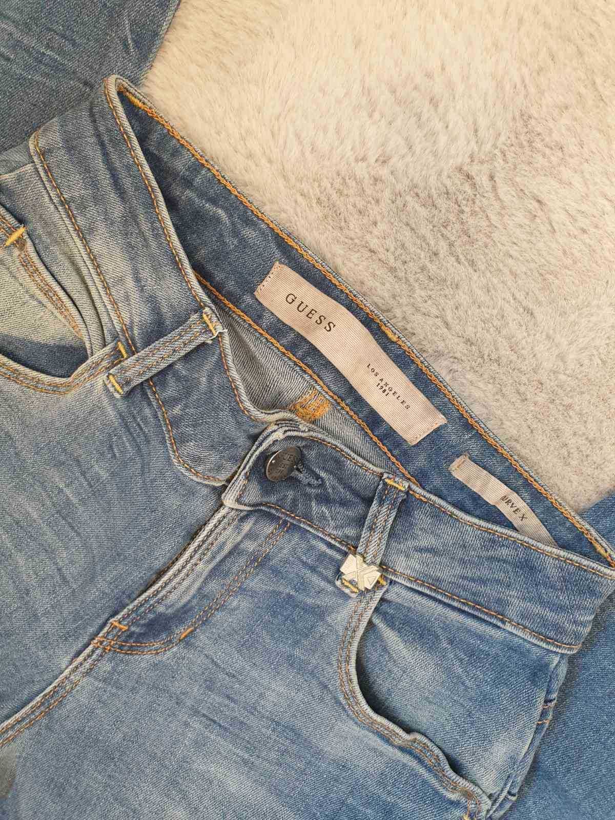 Spodnie jeansowe Guess Curvex. Stan idealny.Rozmiar 24=34