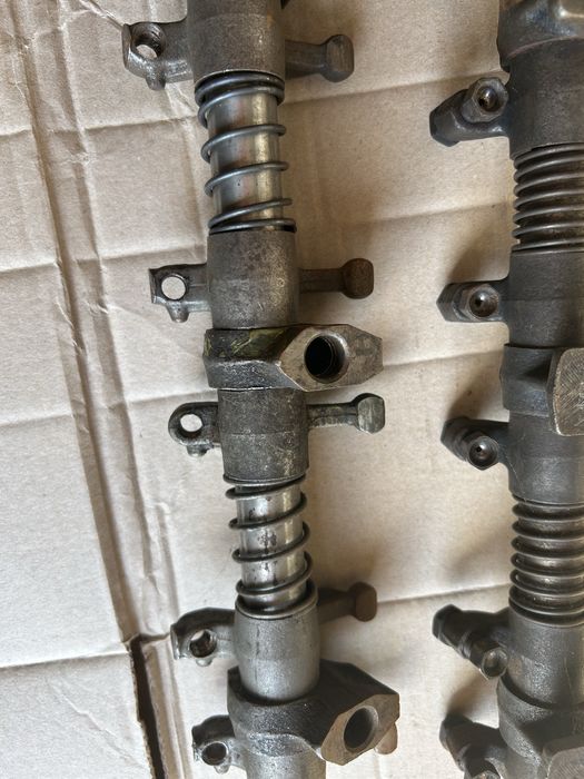 Ось коромисел газ 53 нова та уаз в гарному стані