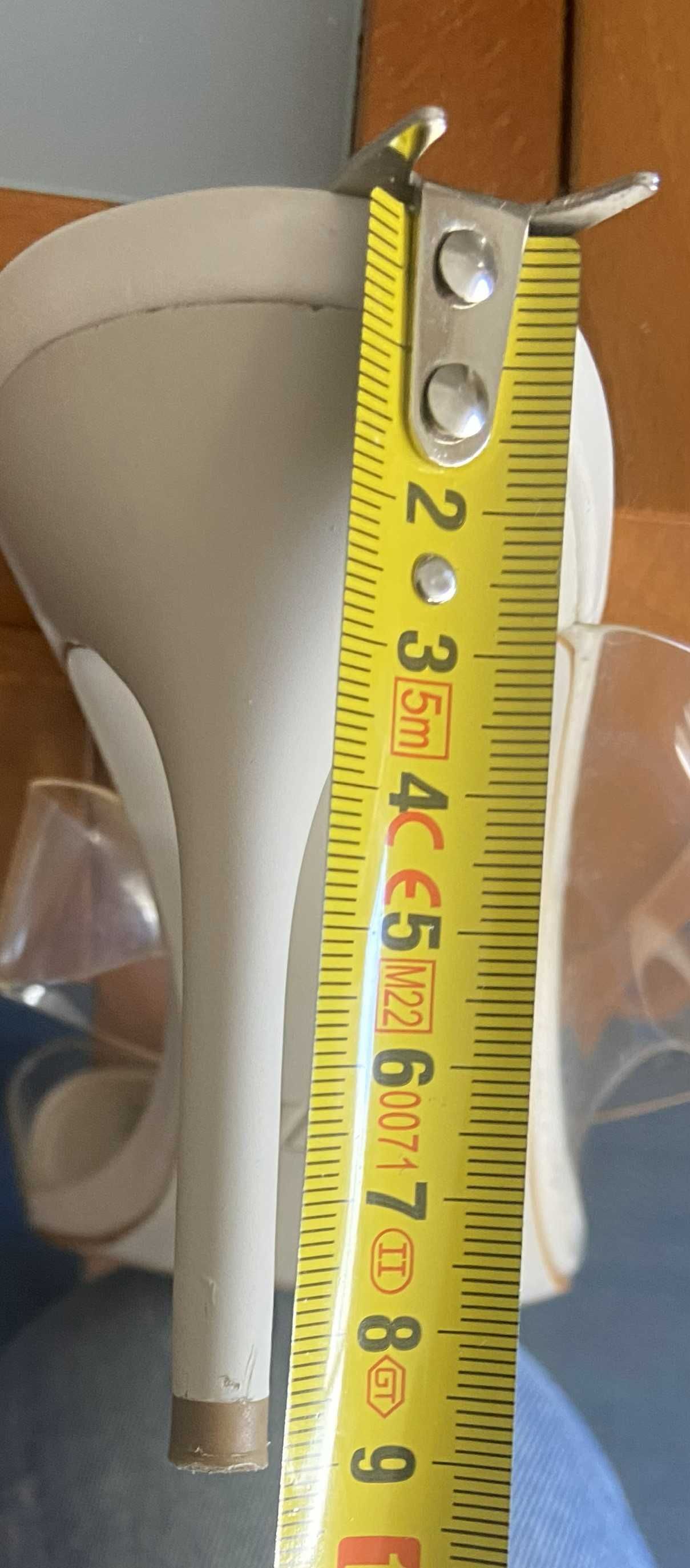 Sapato branco sem encosto