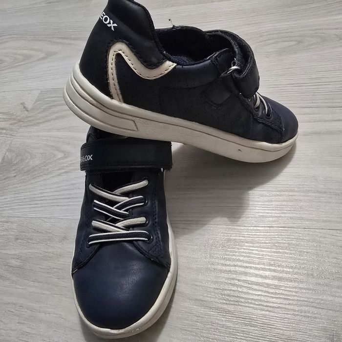 Sneakersy krótki chłopięce na rzepy granatowe rozm.30 GEOX imitacje sk