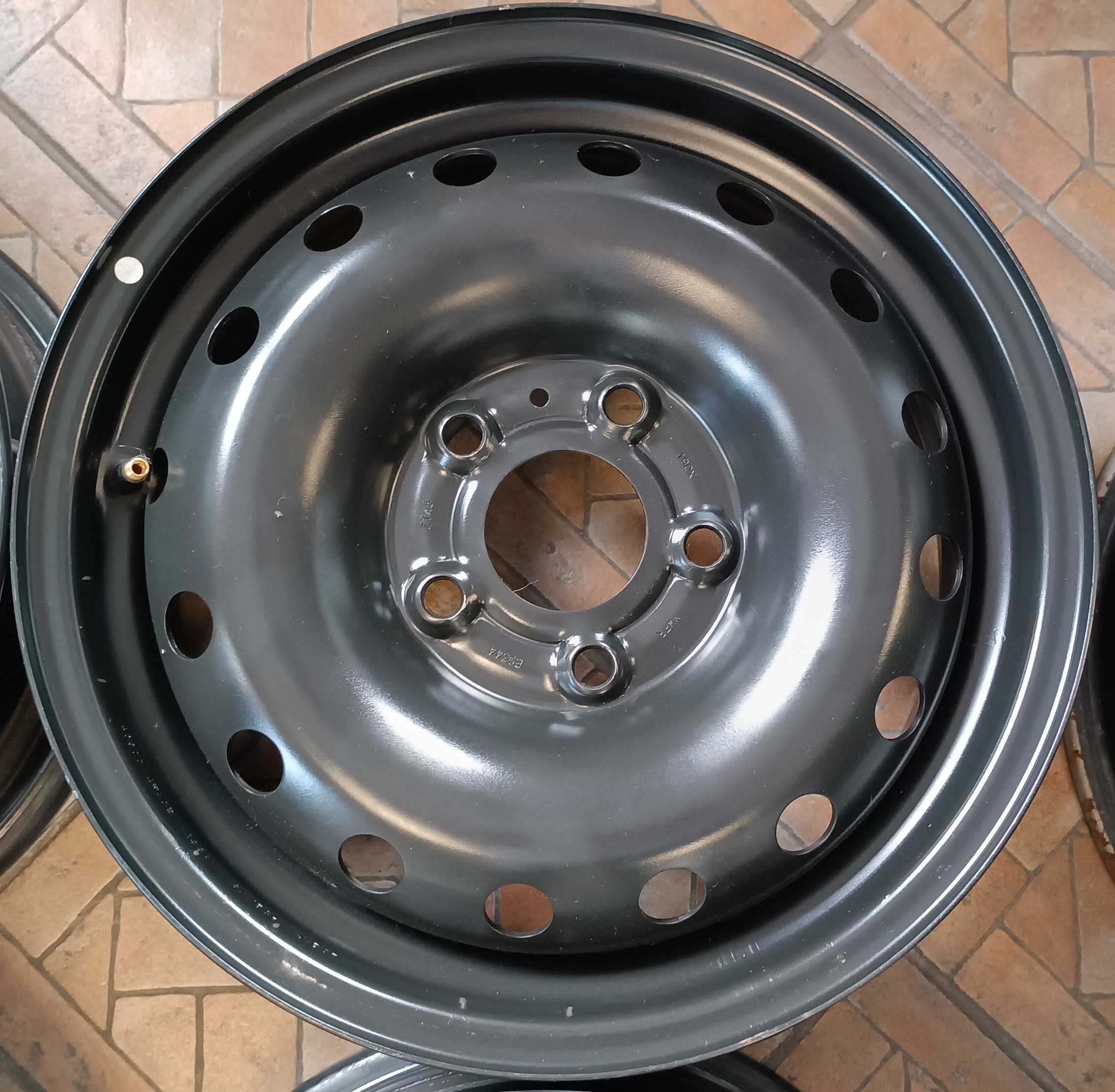 Felgi stalowe 15 cali 5x114.3 NISSAN + TPMS / #4004