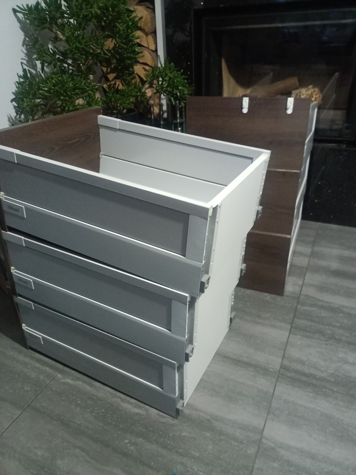 Szafa do zabudowy szerokość 150 cm, 6 szufla Blum