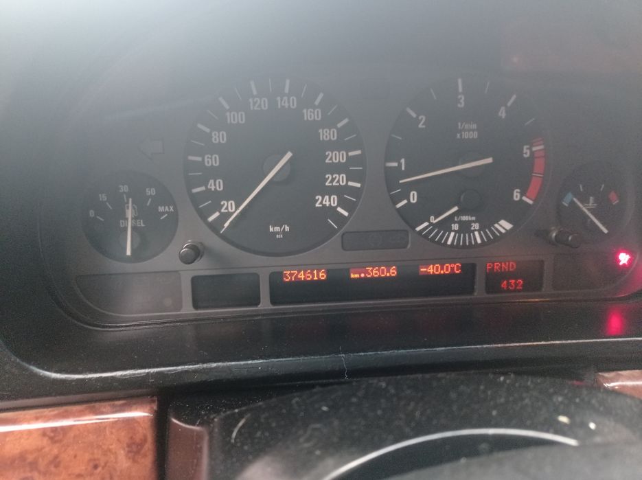 BMW 525 TDS.               .