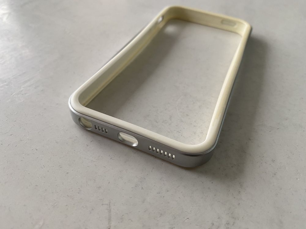 Бампер чехол Spigen бело-серый для iphone 5